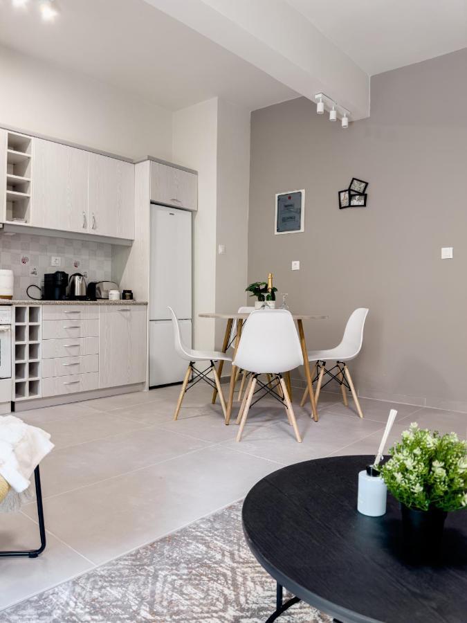 Metro Chic Haven: Modernized Urban Studio Near The Tram Aten Exteriör bild