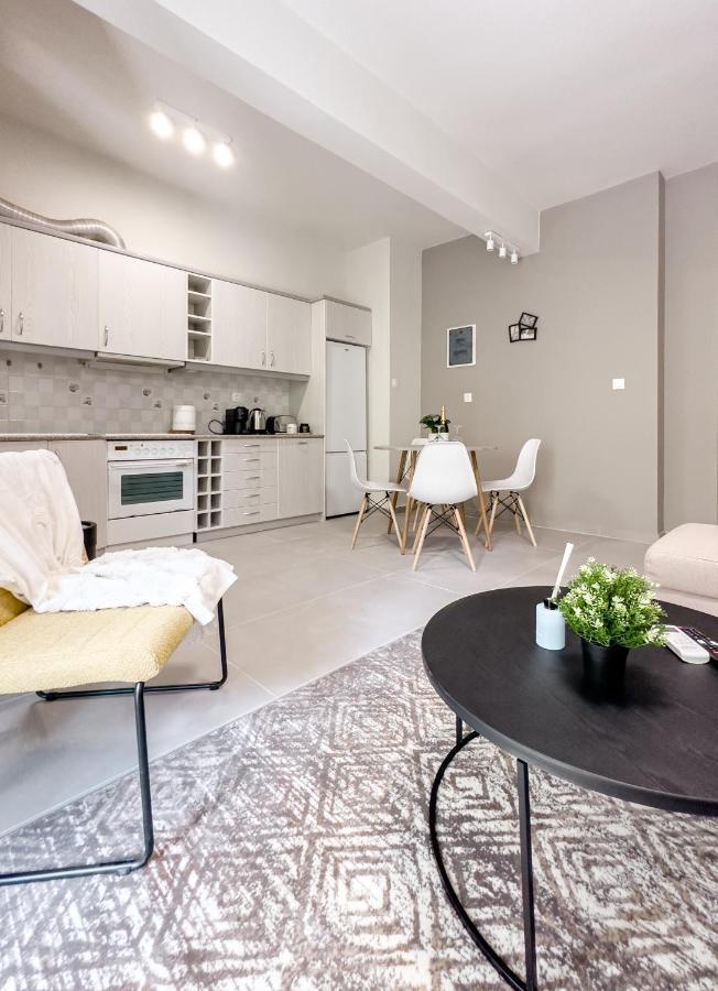 Metro Chic Haven: Modernized Urban Studio Near The Tram Aten Exteriör bild