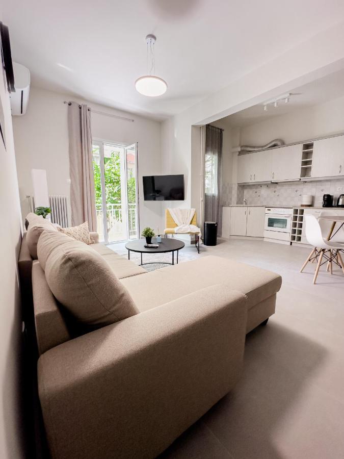 Metro Chic Haven: Modernized Urban Studio Near The Tram Aten Exteriör bild