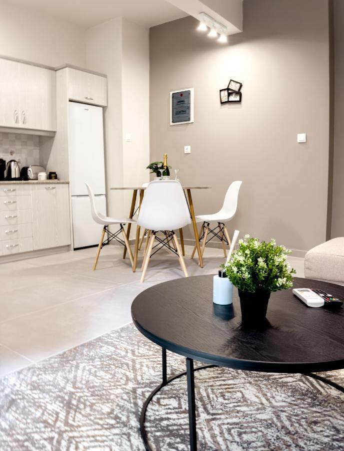 Metro Chic Haven: Modernized Urban Studio Near The Tram Aten Exteriör bild