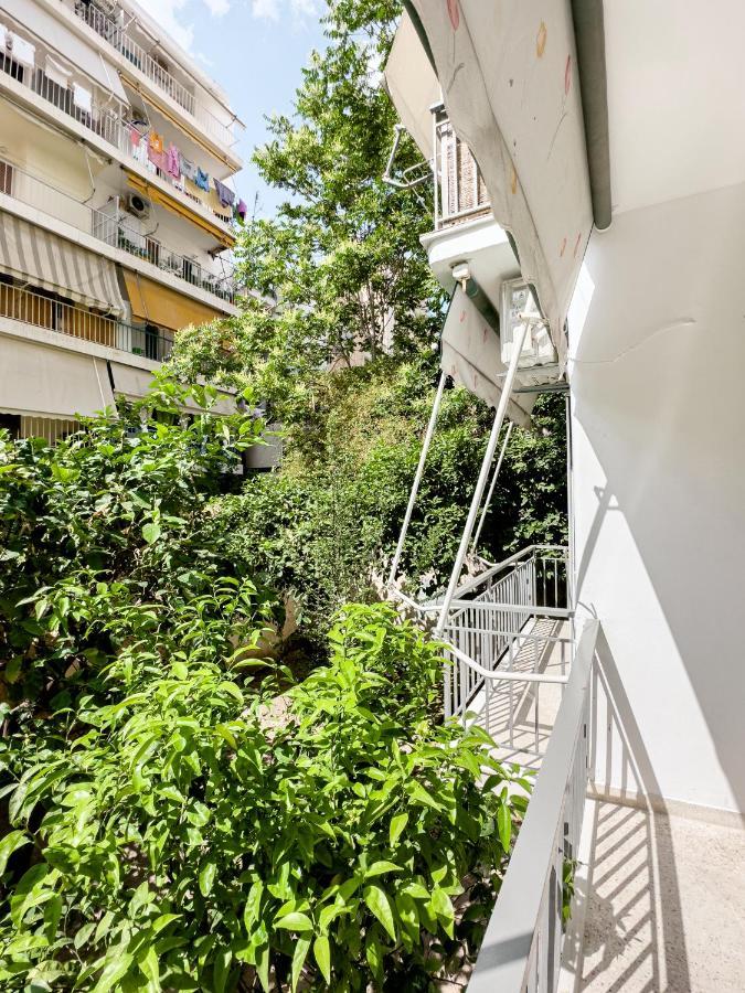 Metro Chic Haven: Modernized Urban Studio Near The Tram Aten Exteriör bild