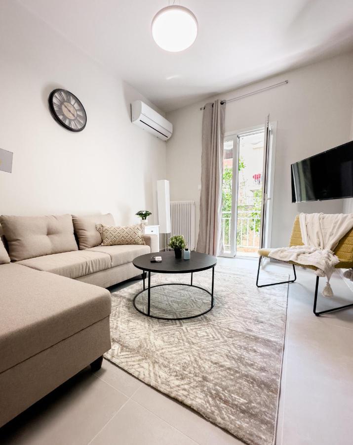 Metro Chic Haven: Modernized Urban Studio Near The Tram Aten Exteriör bild