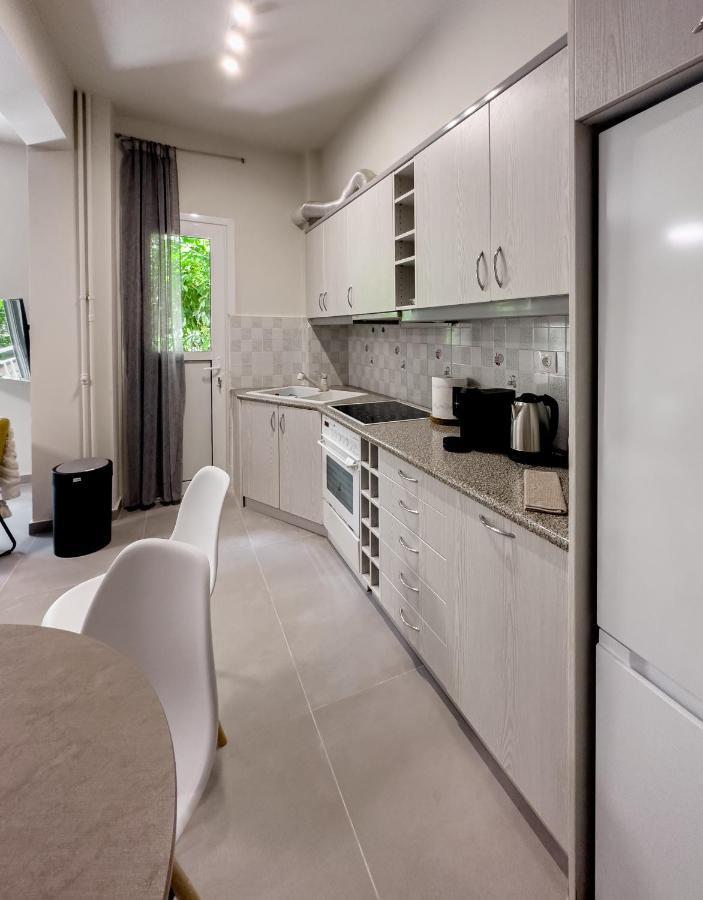 Metro Chic Haven: Modernized Urban Studio Near The Tram Aten Exteriör bild