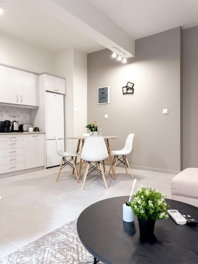 Metro Chic Haven: Modernized Urban Studio Near The Tram Aten Exteriör bild