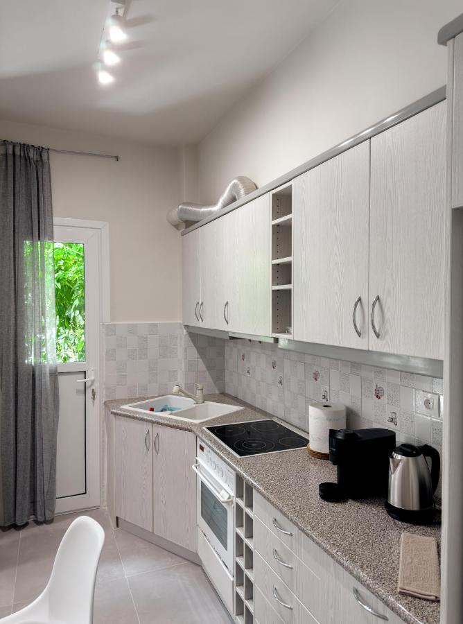 Metro Chic Haven: Modernized Urban Studio Near The Tram Aten Exteriör bild